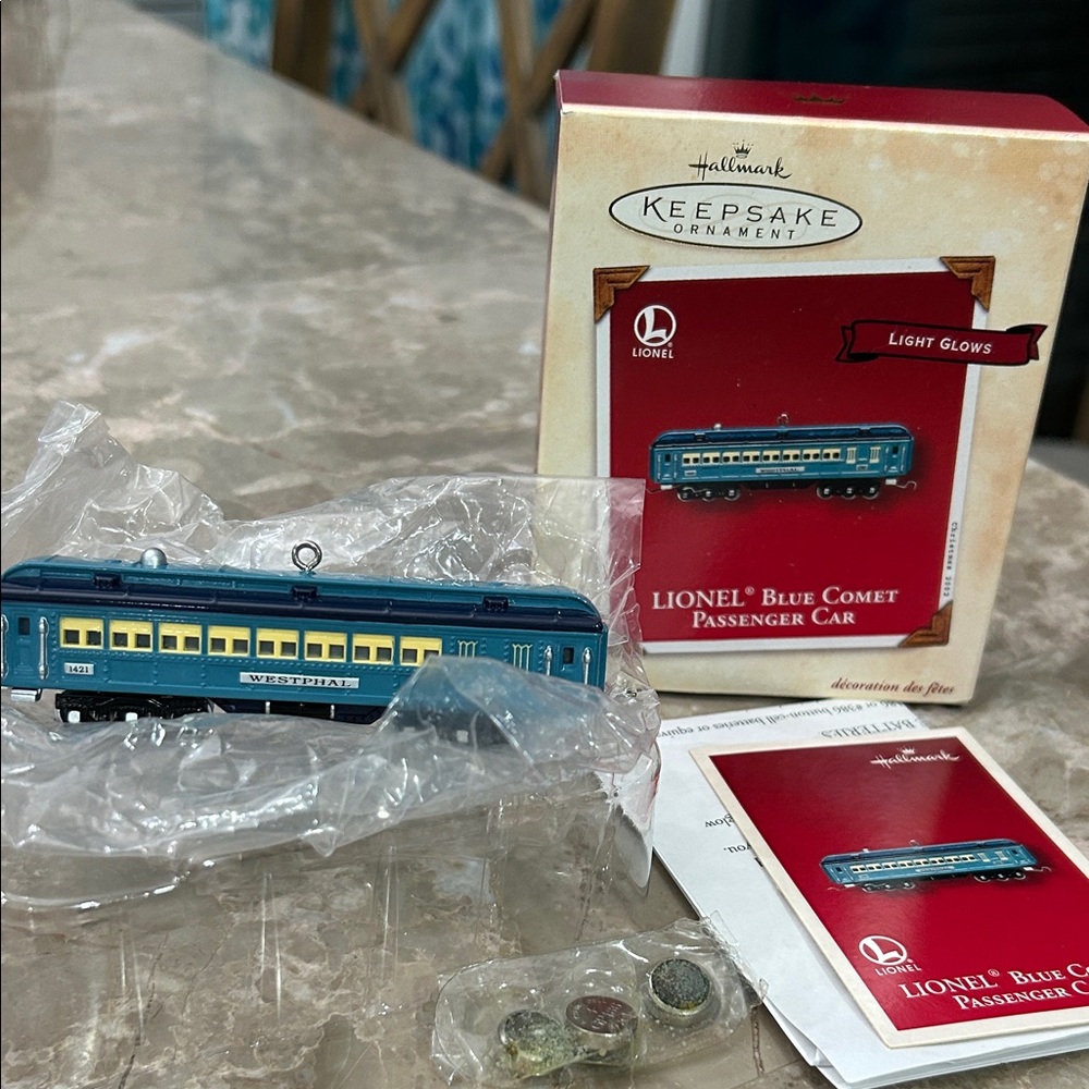 2002 Hallmark Keepsake Lionel Blue Comet Passenger Car Ornament